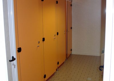 toilets with internal partitions